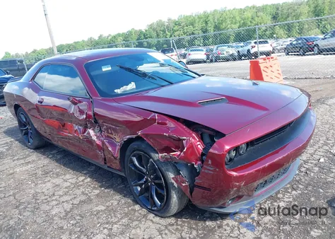 2018 Dodge Challenger Sxt z USA, uszkodzony, nr VIN 2C3CDZAGXJH183975